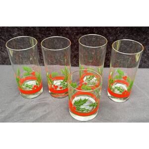 5 Vintage 1960’s Libbey Holiday Christmas Glasses Holly & Berries